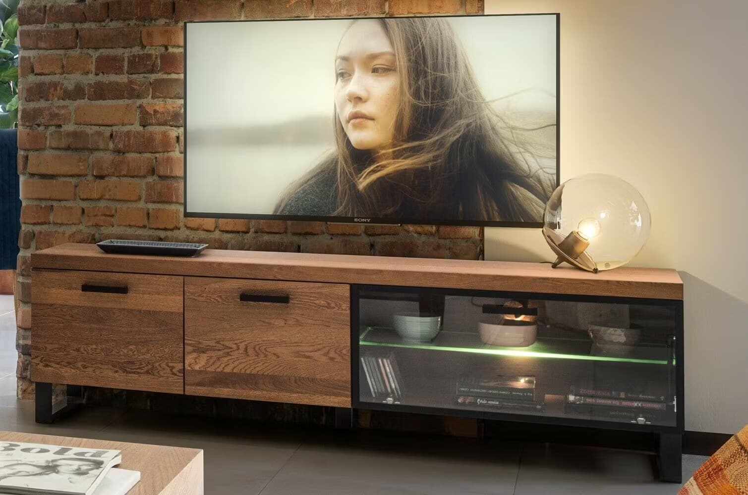 Comoda TV din pal, furnir si lemn, cu 3 usi si LED inclus, Pratto 25 Stejar Rustic, l180xA42xH54 cm